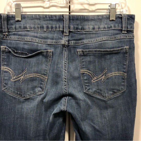 Wrangler jeans Women's 11 x 32 bootcut denim blue jean EUC western cowgirl - Picture 2 of 5
